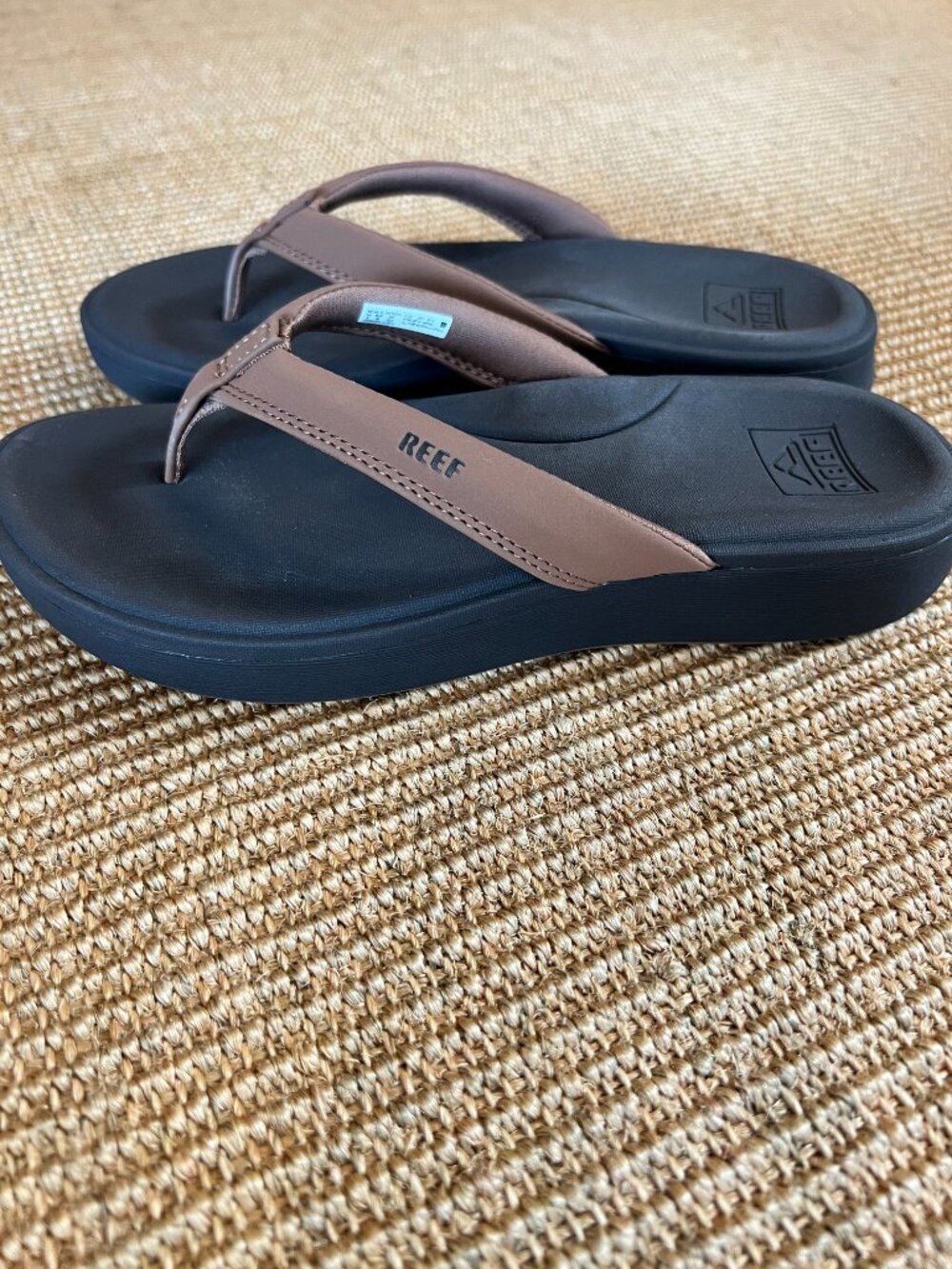 NWOT Brown REEF Thong Sandals Size 5.5